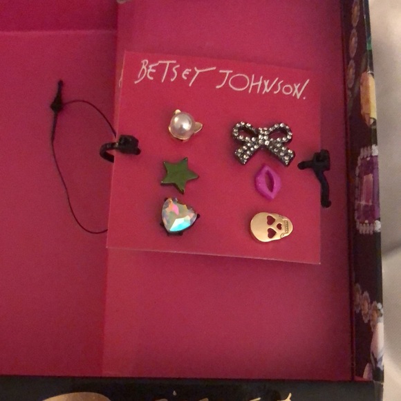 Betsey Johnson Black Faux Leather Skull, Lips, Bow, Cat & Star ZA Wallet NWT - Picture 6 of 16